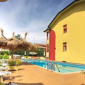 hotel-residence-elisabetta.emilia-romagnahotels.net/